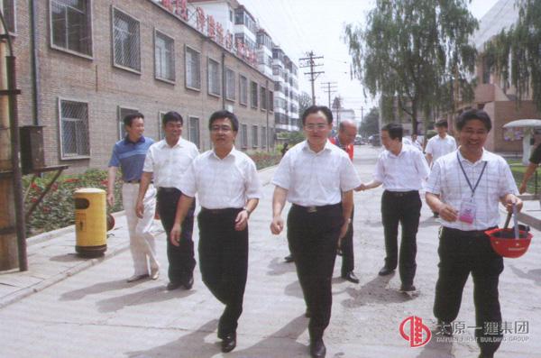 市委常委、常務副市長李俊民視察施工現場