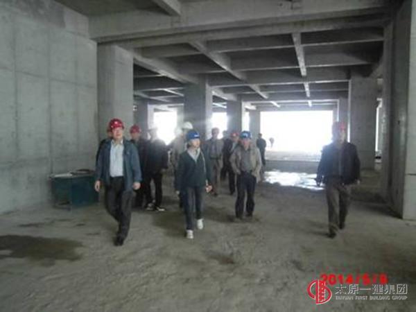 山大二院項目接受了市質監站13位專家的綜合檢查