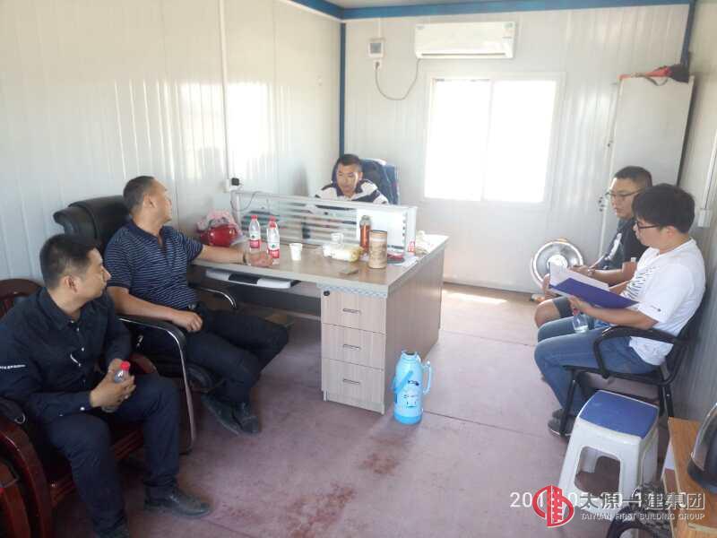 集團公司領導蒞臨汾河三期景觀工程電力管涵一標段項目指導工作
